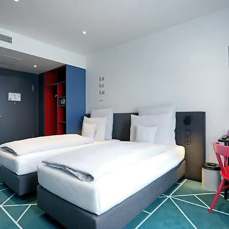 Sander Hotel 3*